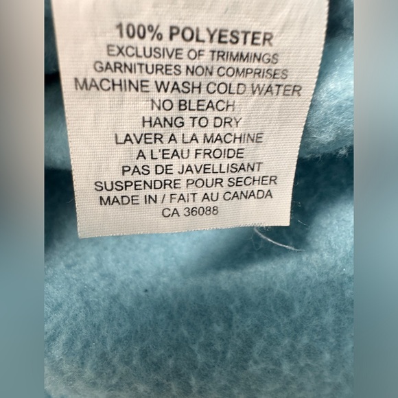 Nova Scotia by Fundy resort sweater, powder blue with zip front. - Picture 6 of 7